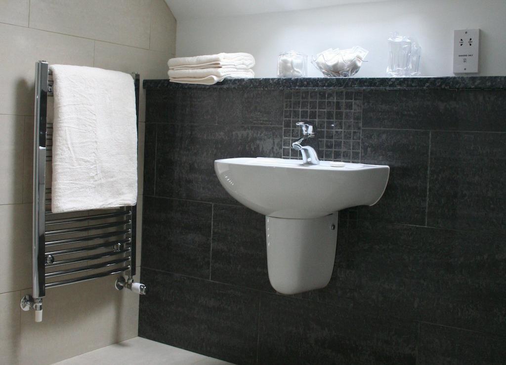 Mead Lodge B&B Corsham Zimmer foto